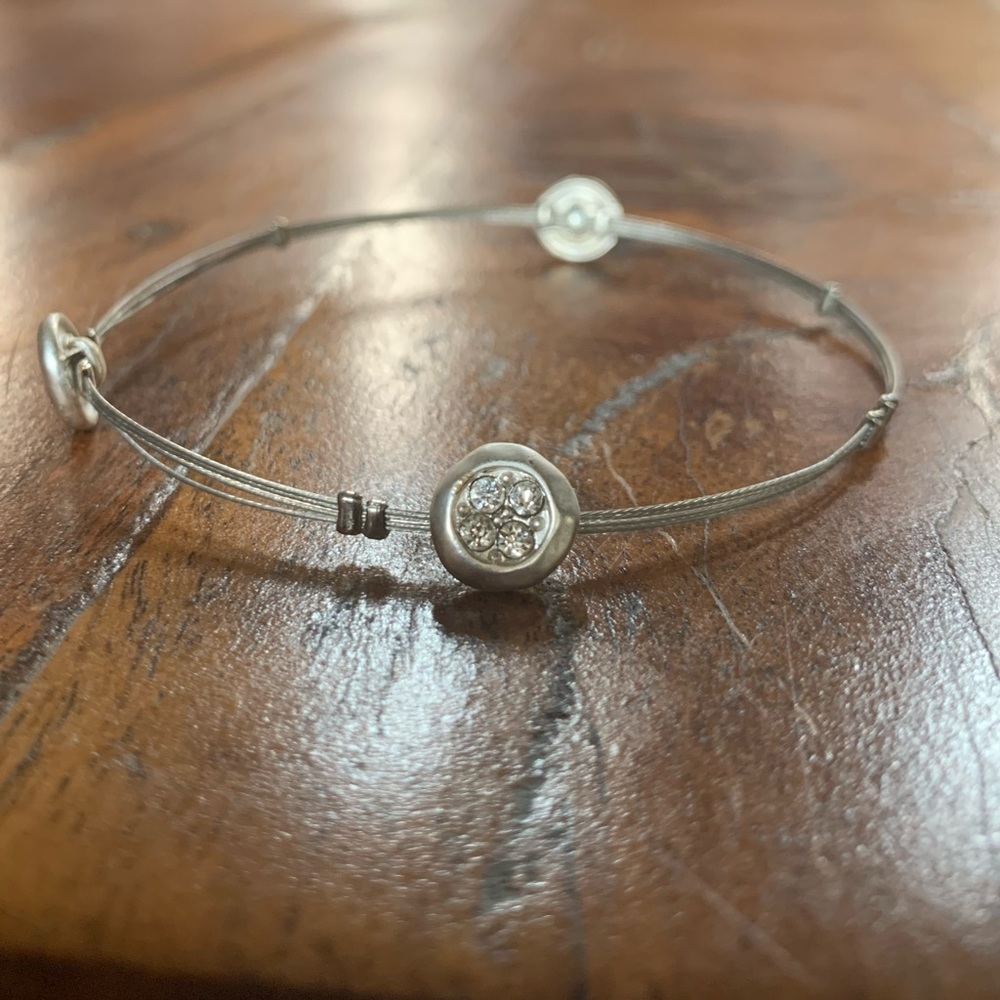 Bracelets - Picture 4 of 7